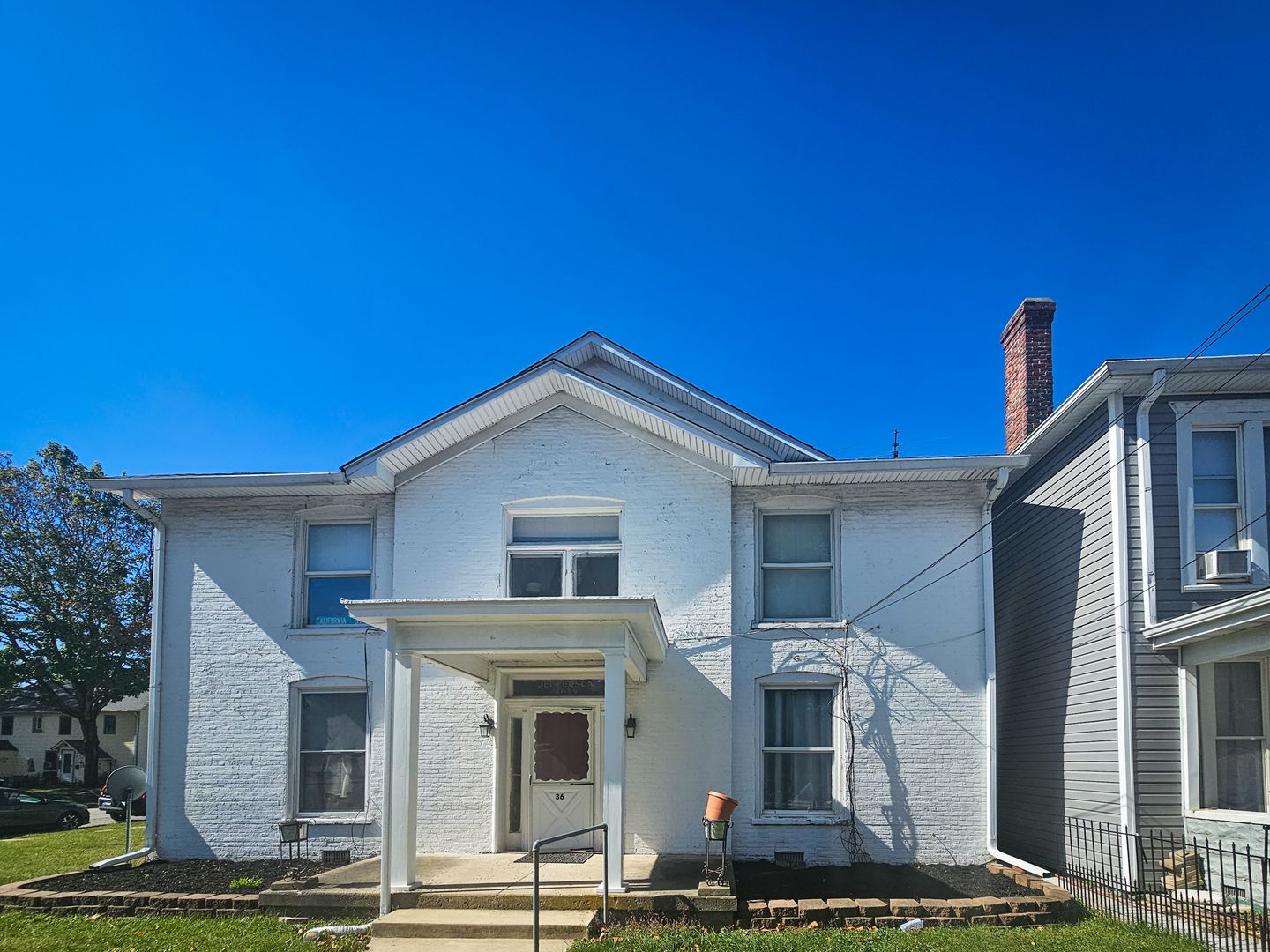 Knightstown Apartment: 36 S Jefferson St