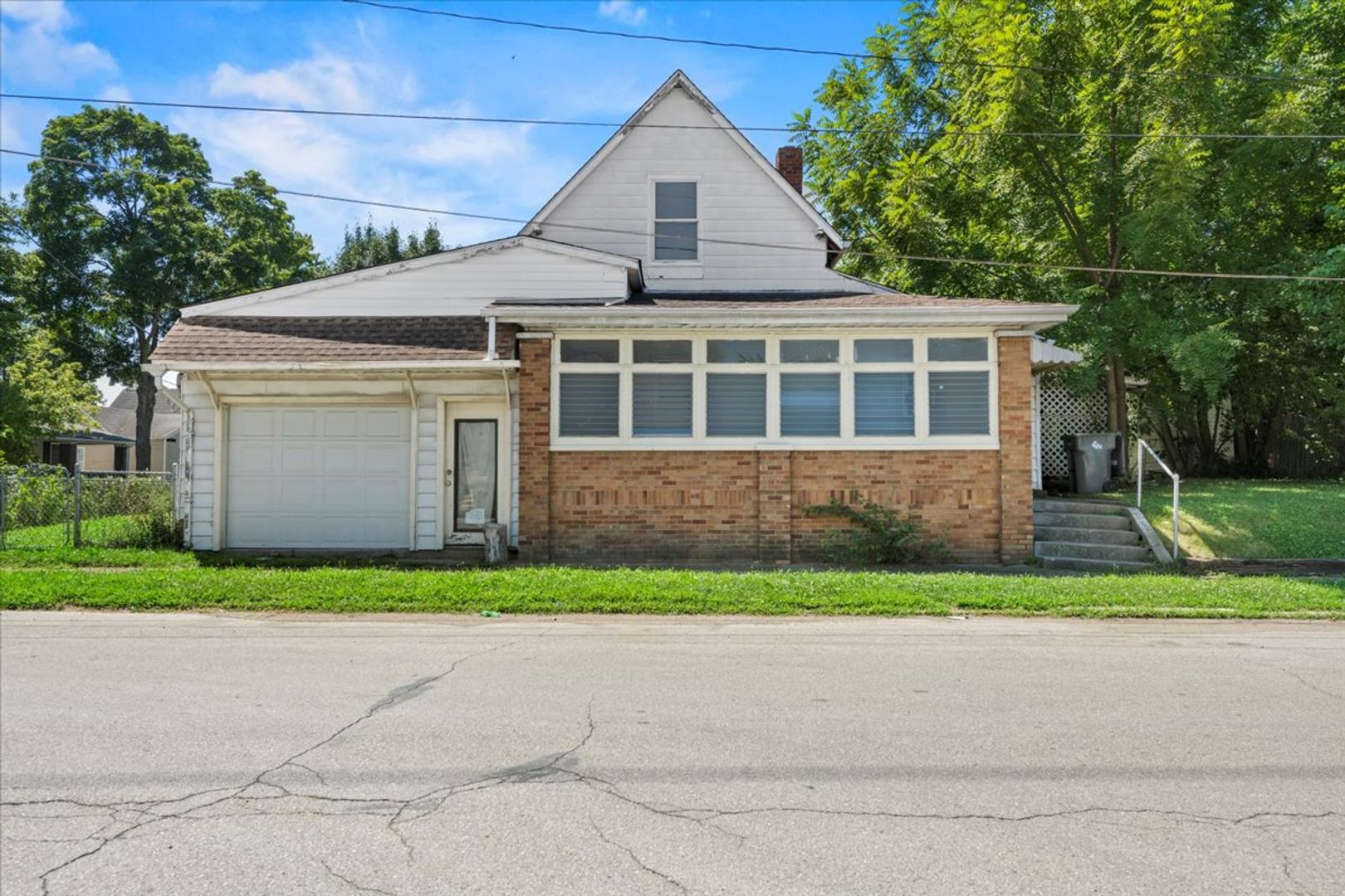 Indianapolis House: 1375 E Minnesota St