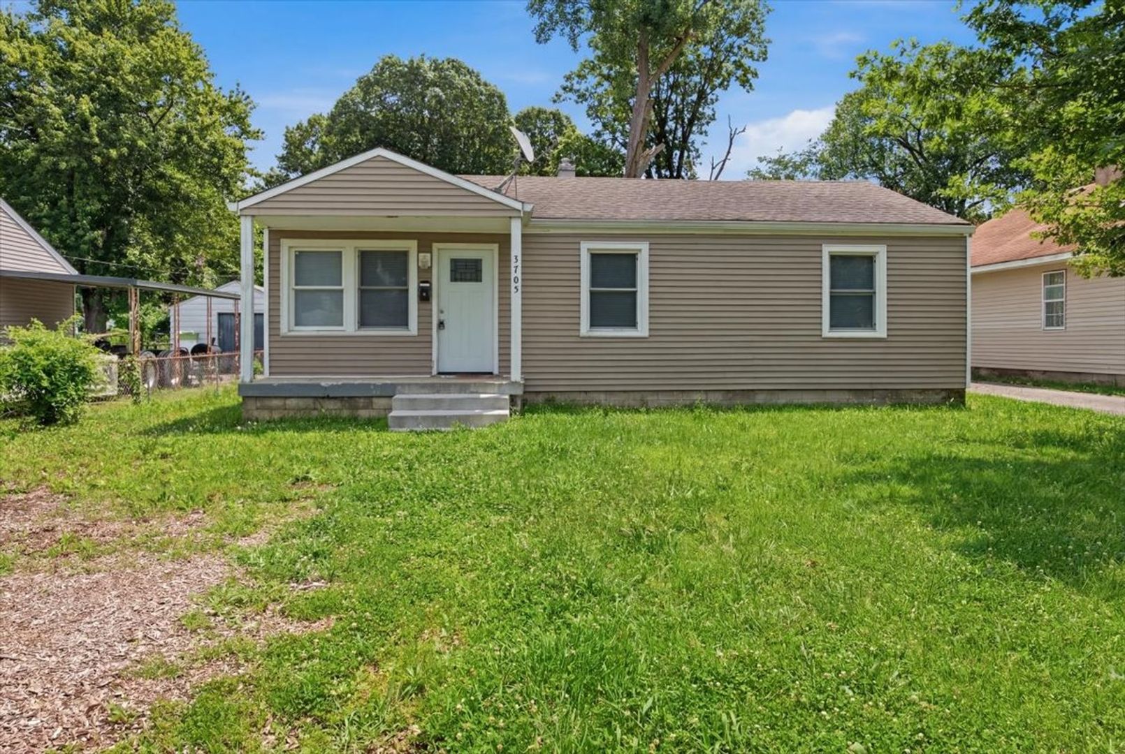 Indianapolis House: 3705 N Whittier Pl