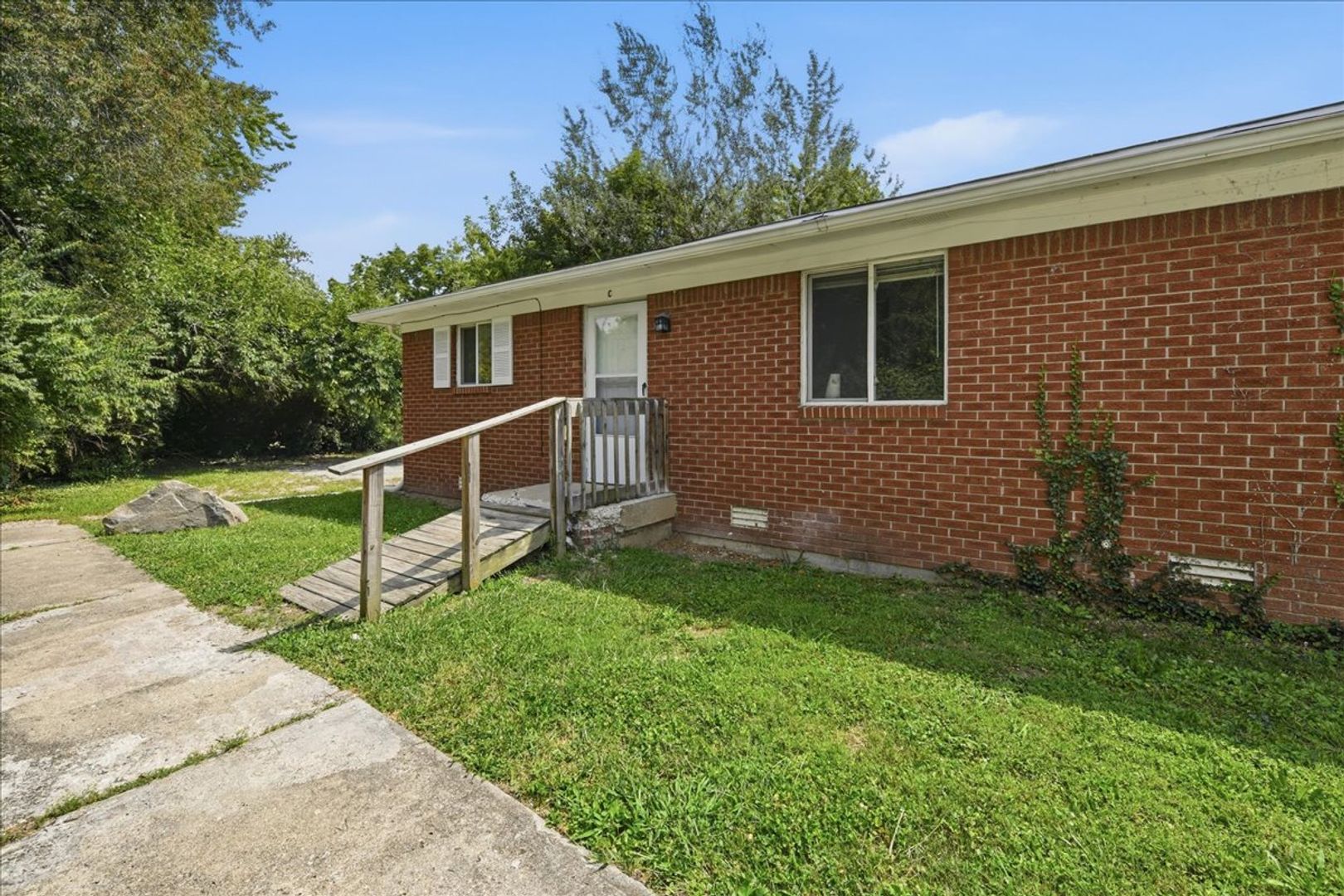 Indianapolis Apartment: 8820 E 45th St