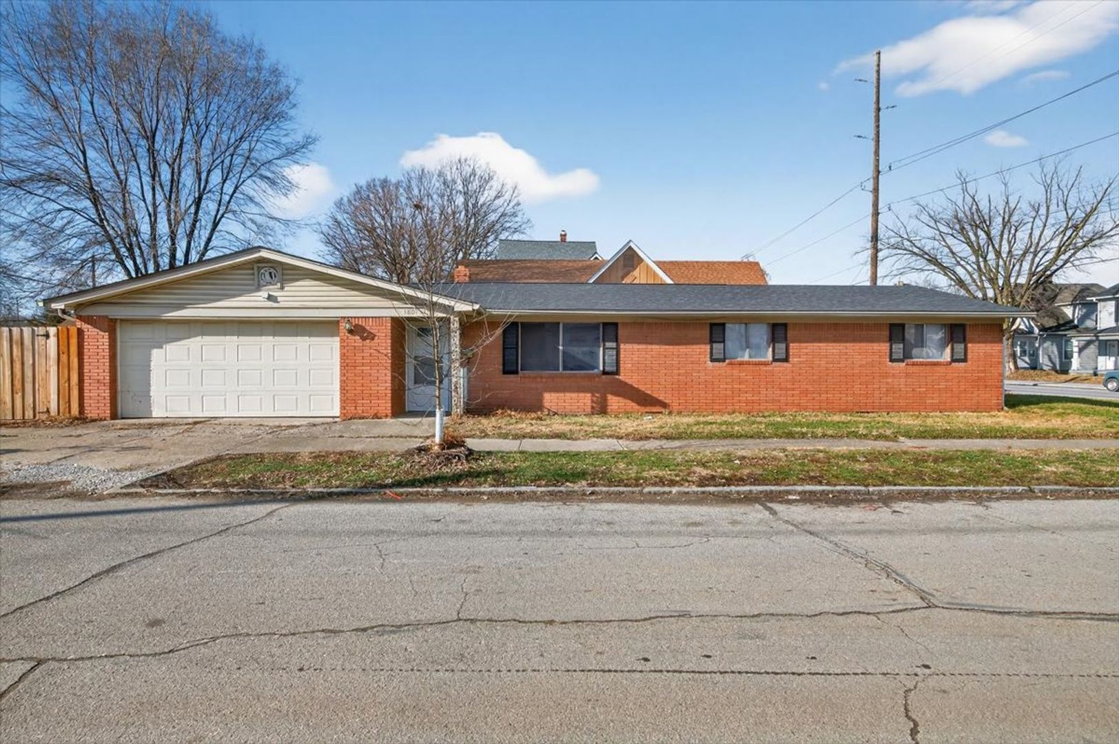 Indianapolis House: 1801 W Morris St