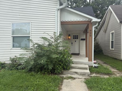 929 N Tremont St - $1400.00/mo. – photo 1
