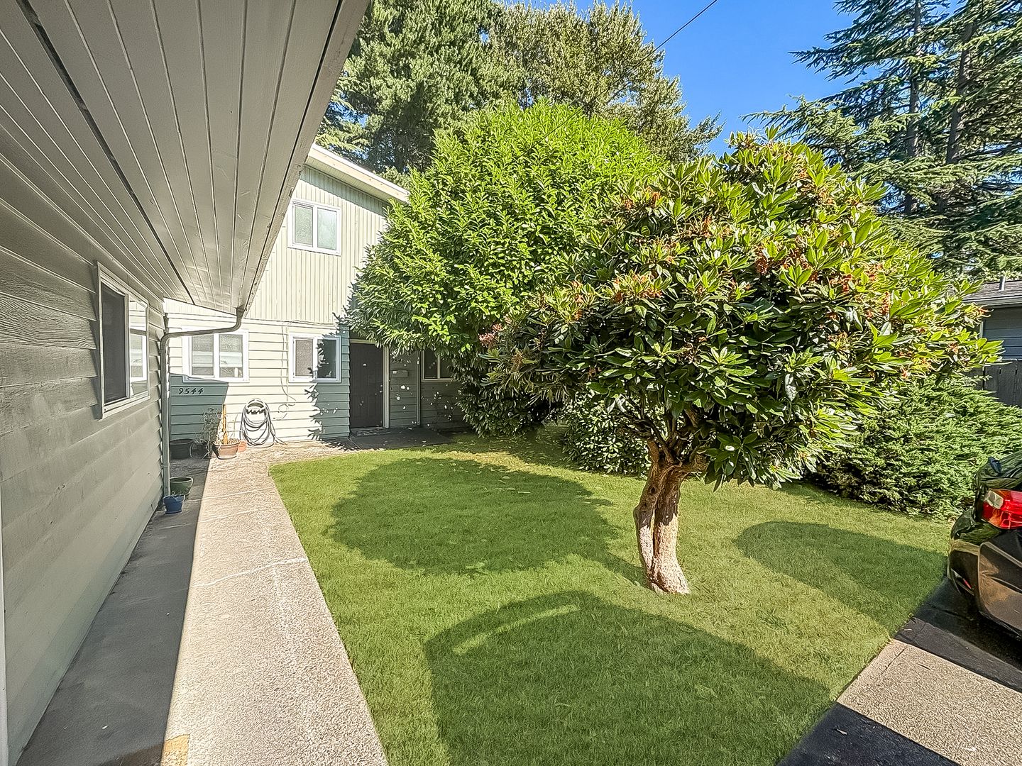 Seattle Apartment: 9546 8th Ave NW