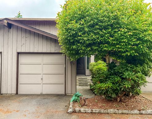 Townhouse-Style Condo for Rent | 7815 218th St SW #113, Edmonds, WA – photo 1