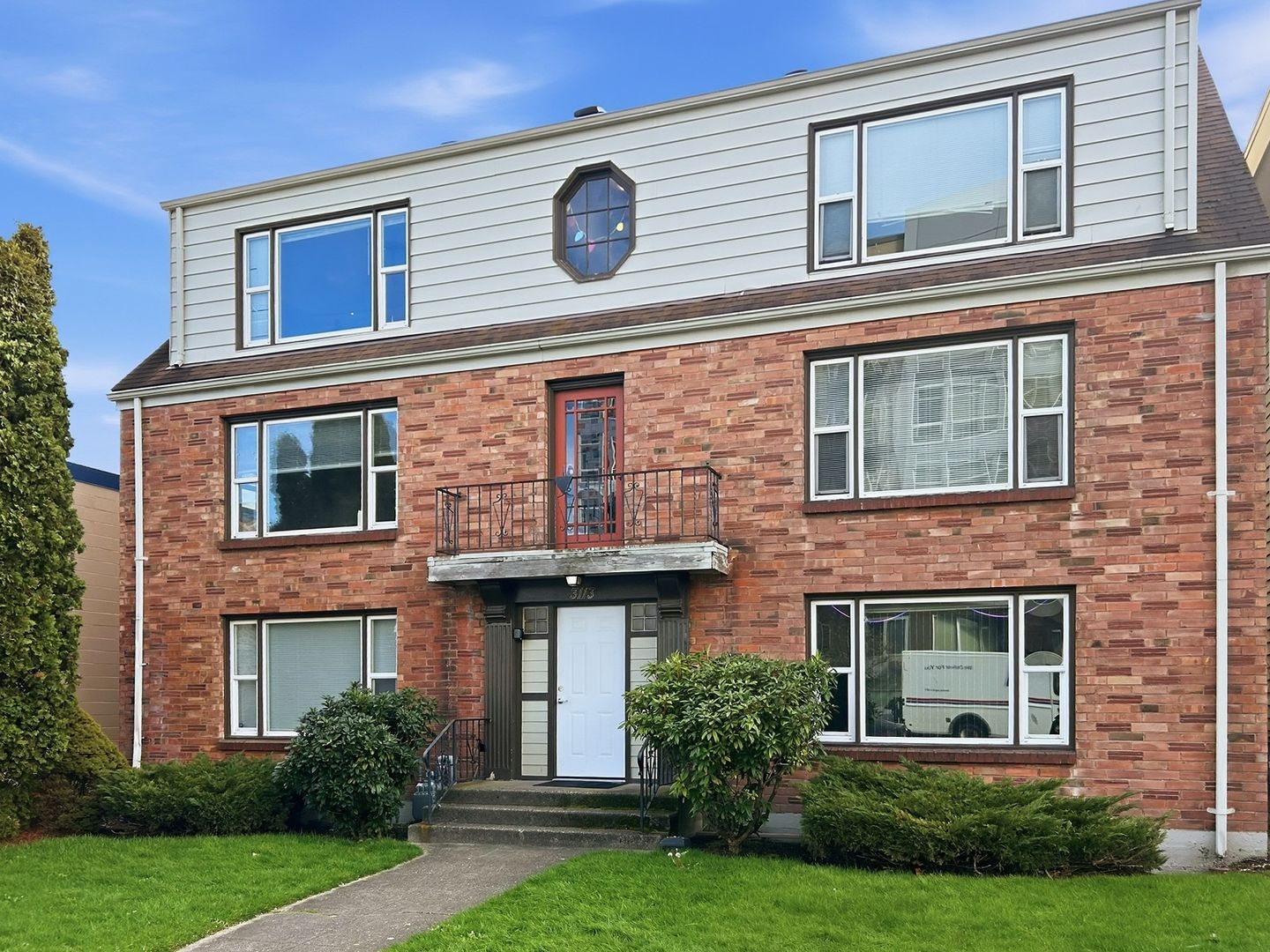Everett Apartment: 3113 Colby Ave