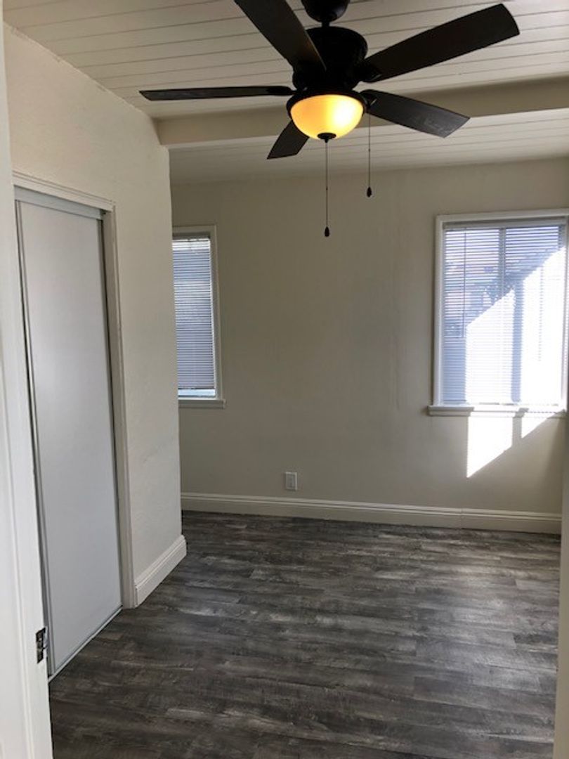 HAWTHORNE Apartment: 4926 W 118TH PLACE
