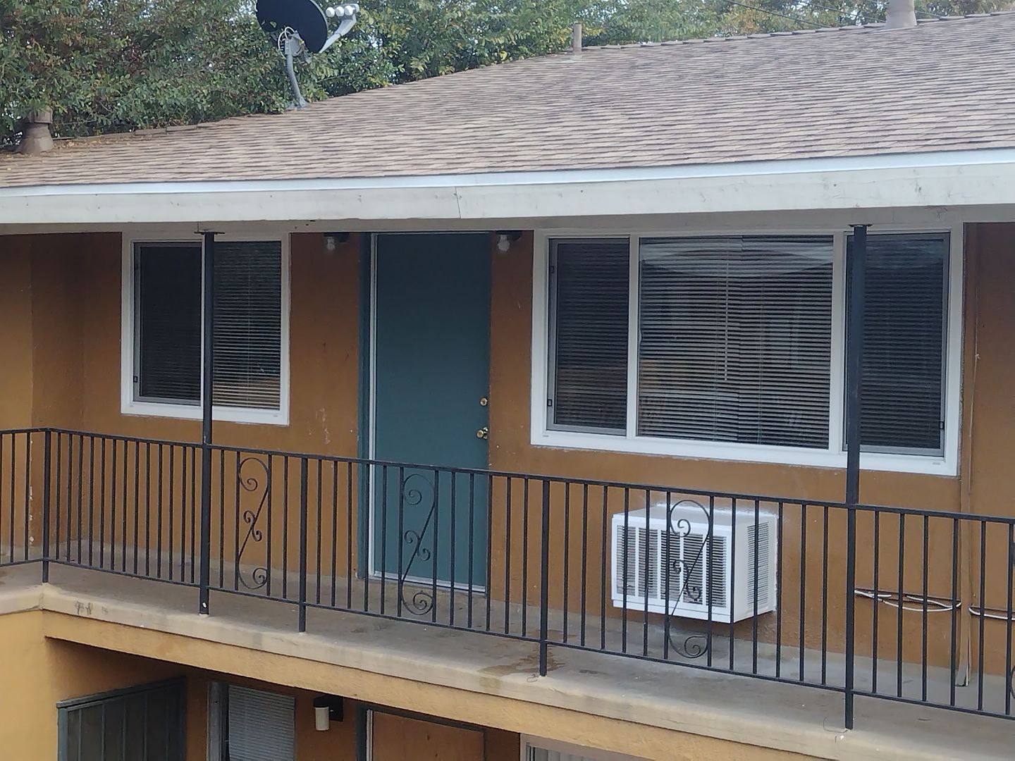 POMONA Apartment: 1104-1118 E. FRANKLIN AVENUE