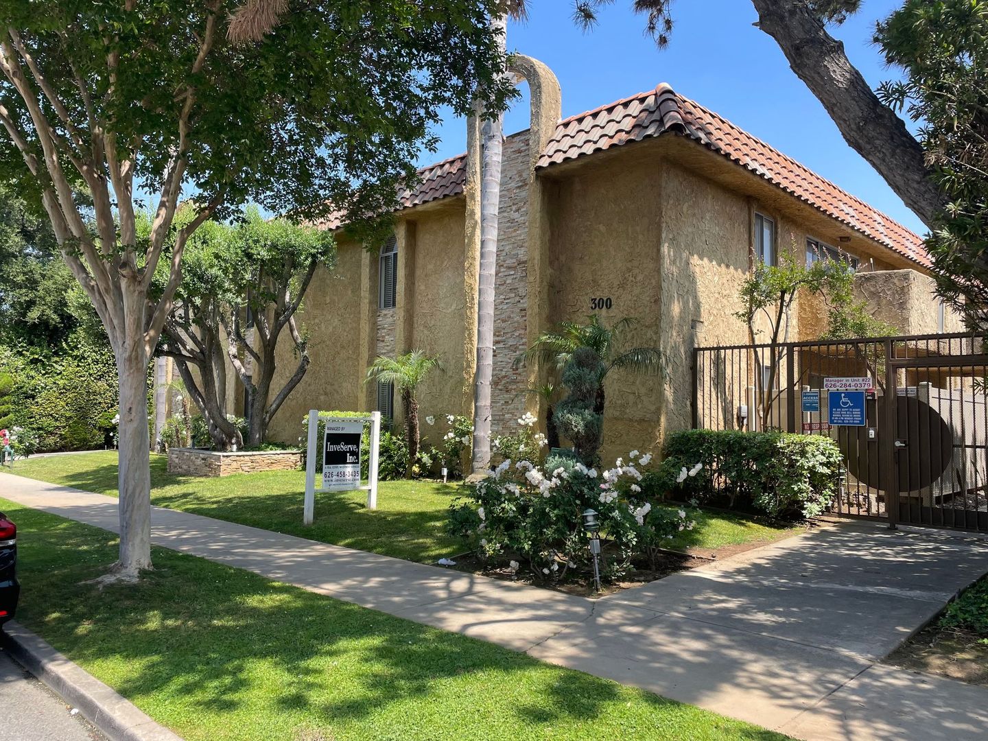 ALHAMBRA Apartment: 300 W. GRAND