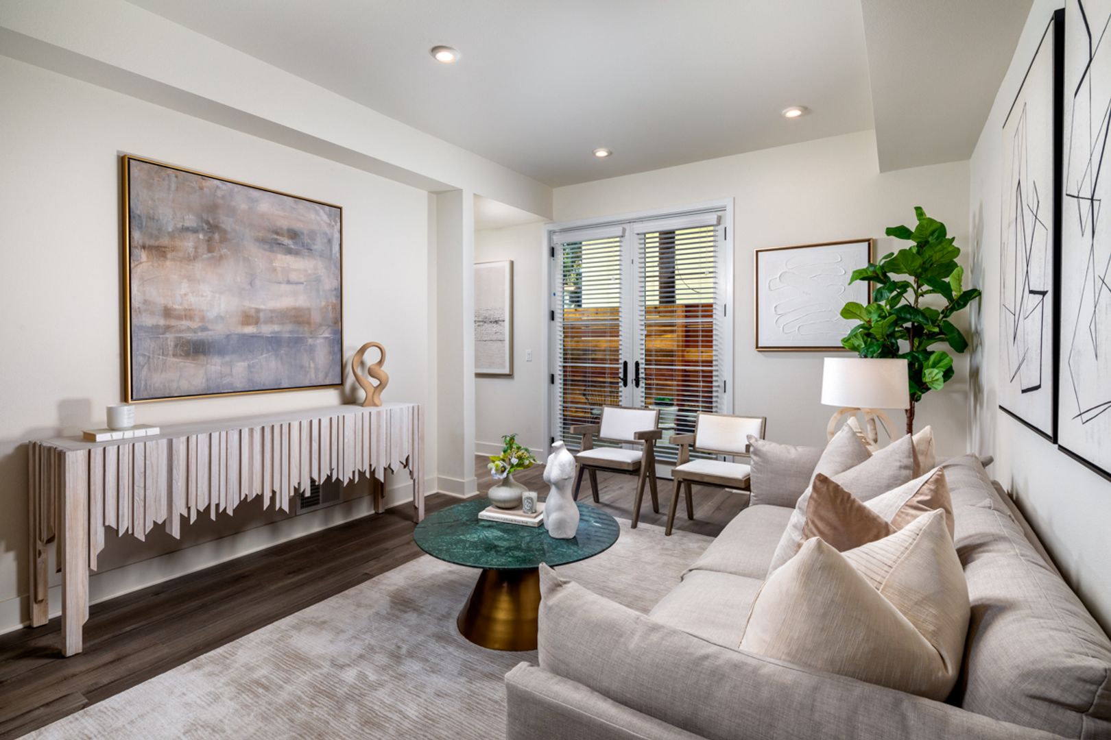 PASADENA Apartment: 409 N. MADISON AVE.