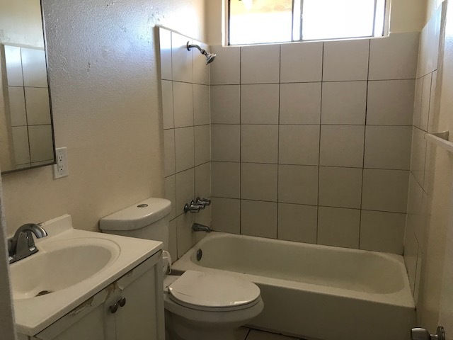 POMONA Apartment: 1104-1118 E. FRANKLIN AVENUE