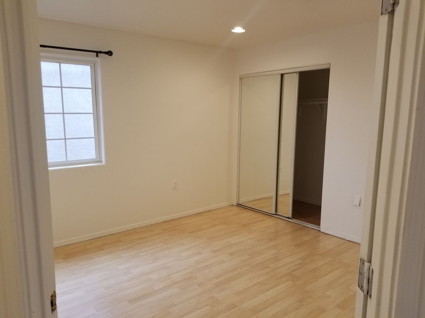 LOS ANGELES Apartment: 227 E. 120TH STREET