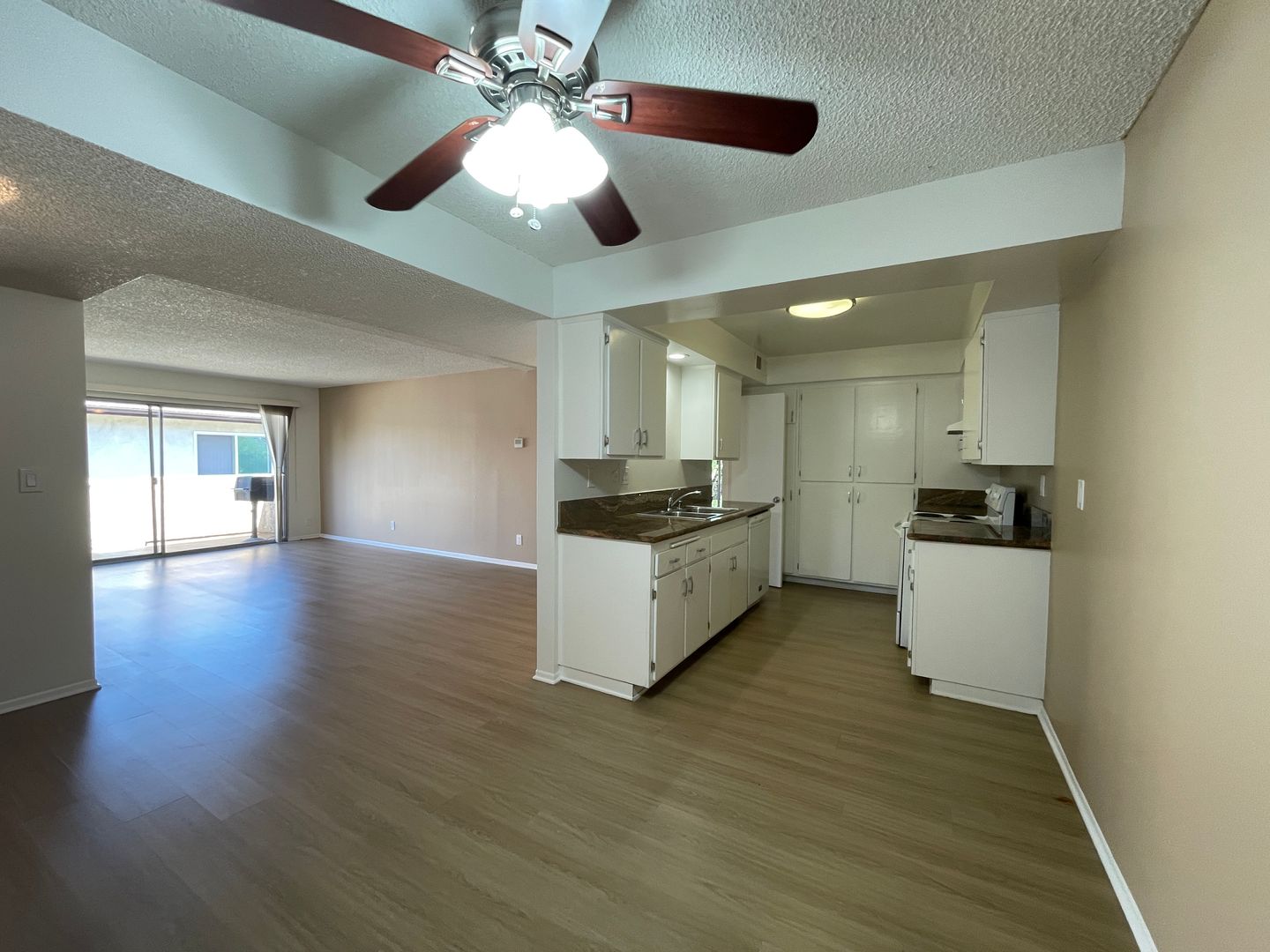 ALHAMBRA Apartment: 300 W. GRAND