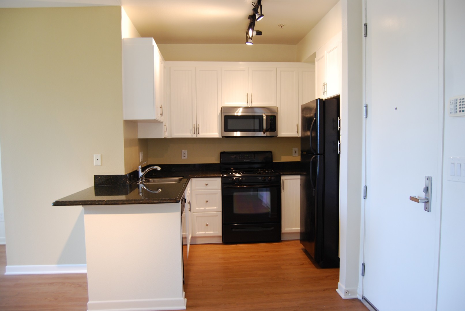 PASADENA Apartment: 22 W GREEN STREET