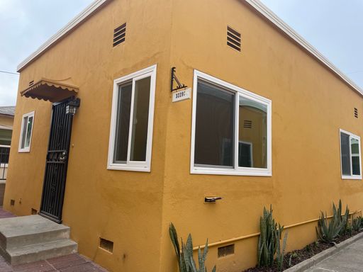 1 BEDROOM APARTMENT HOME AVAILABLE 8/1