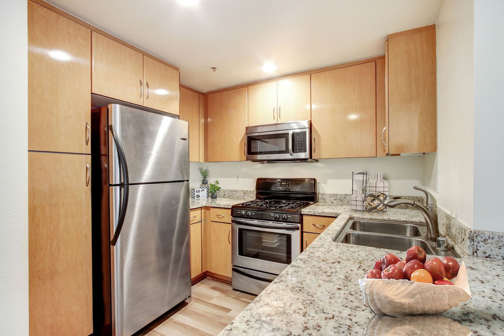 PASADENA Apartment: 22 W GREEN STREET