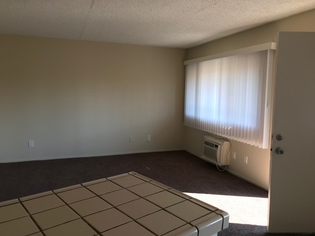 POMONA Apartment: 1104-1118 E. FRANKLIN AVENUE