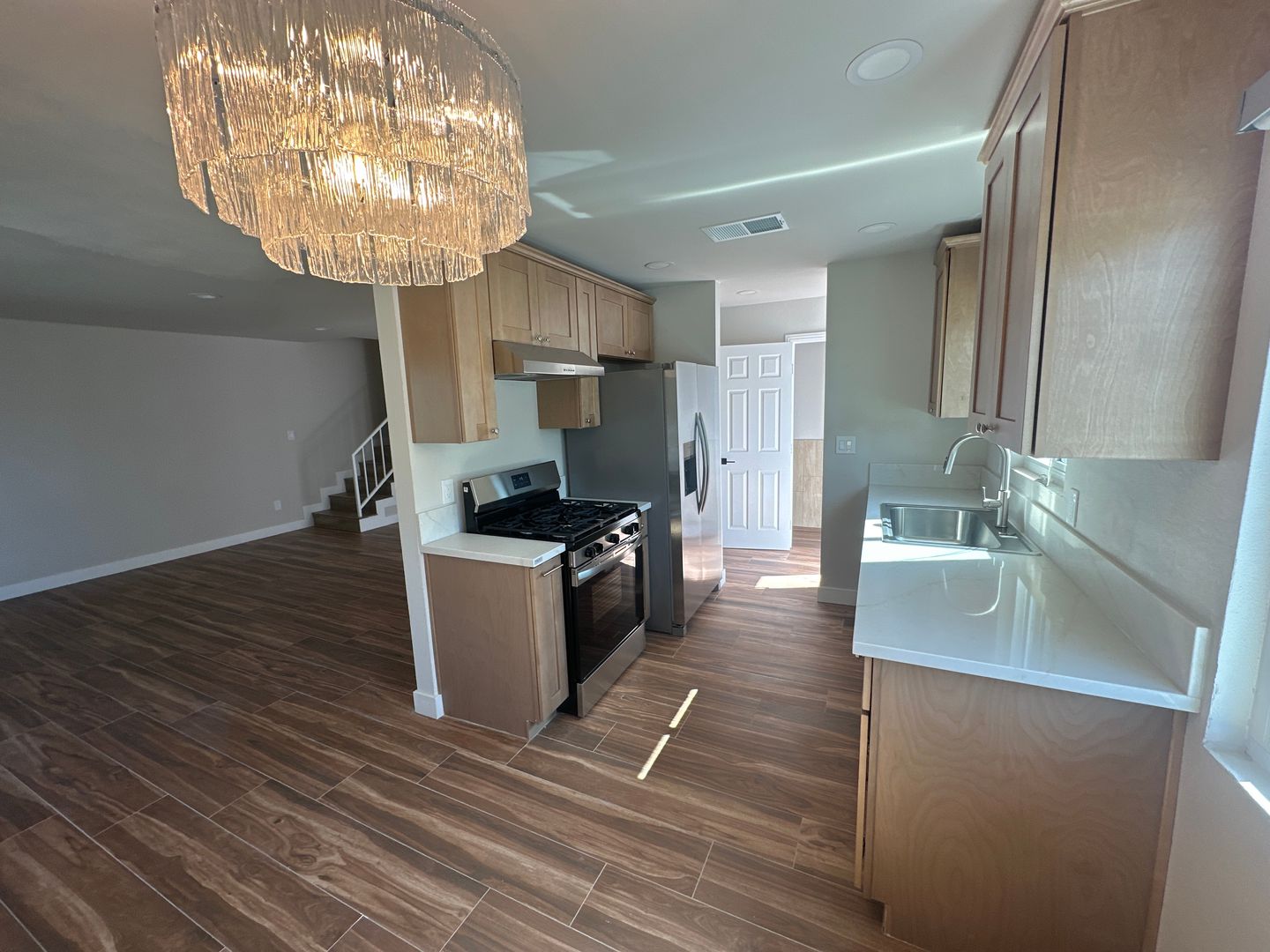 MONTEBELLO Apartment: 862-892 W MINES AVE