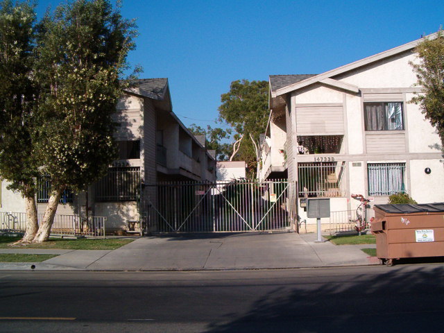 LA PUENTE Apartment: 14733 NELSON AVE