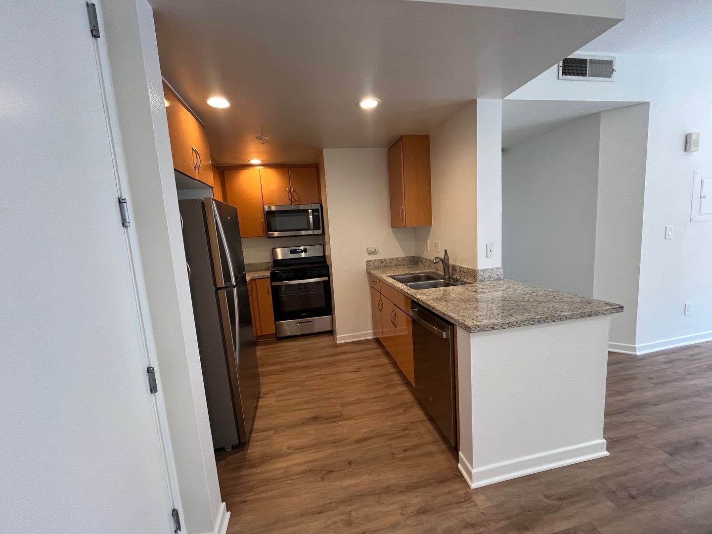 PASADENA Apartment: 22 W GREEN STREET