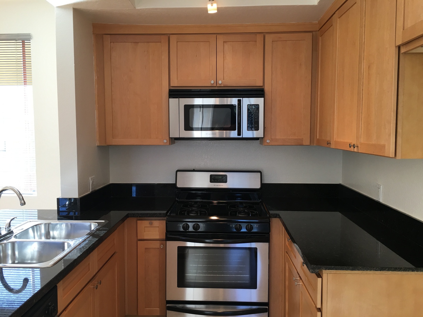 LOS ANGELES Apartment: 5907 MONTEREY ROAD