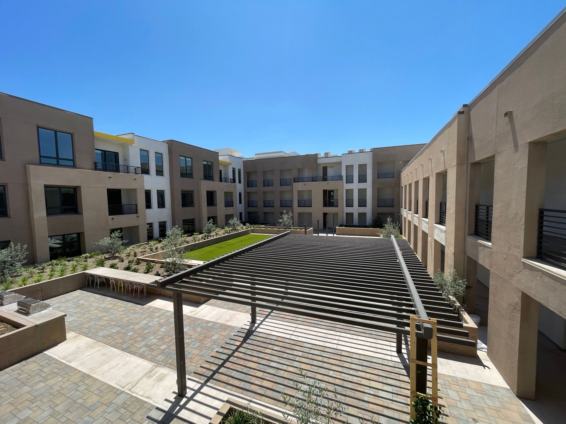Alhambra Apartment: 123 S Chapel Ave