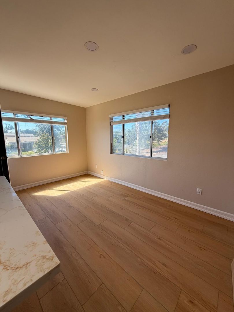 San Diego Apartment: 4475-4483 Bond St