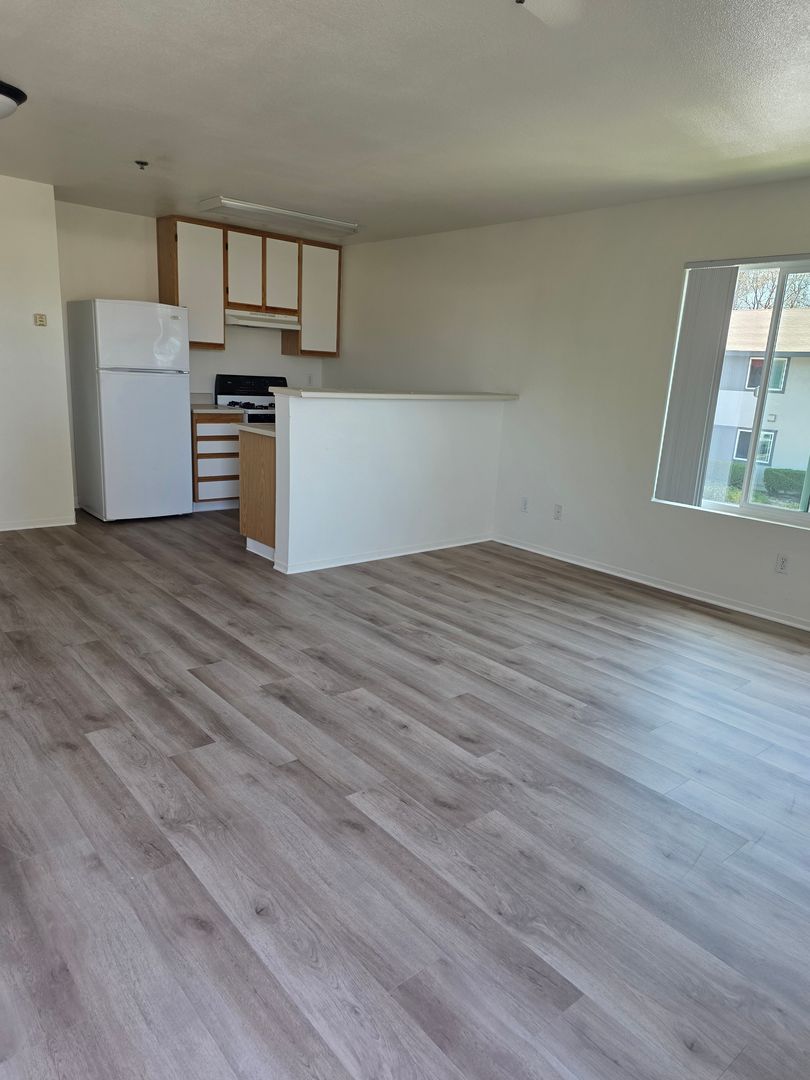 Lompoc Apartment: 200-314 West North Ave