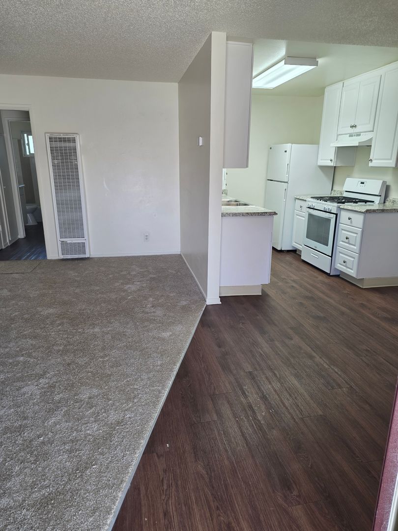 Lompoc Apartment: 200-314 West North Ave