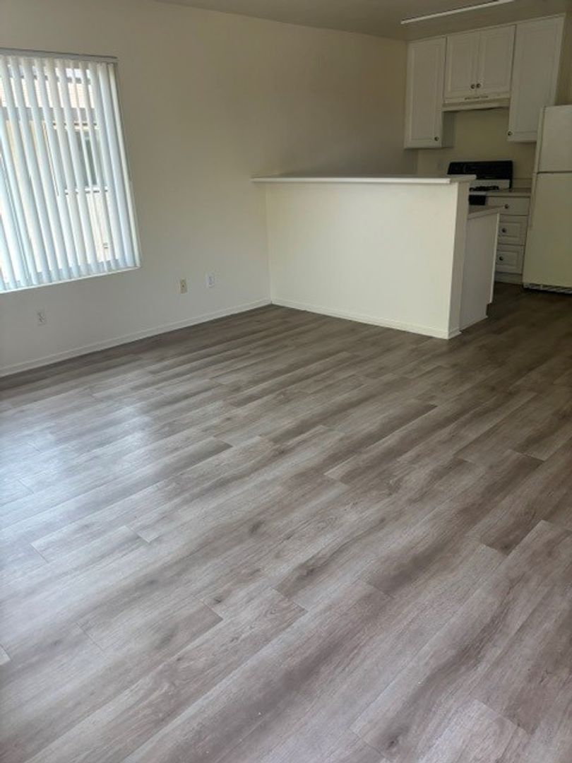 Lompoc Apartment: 200-314 West North Ave
