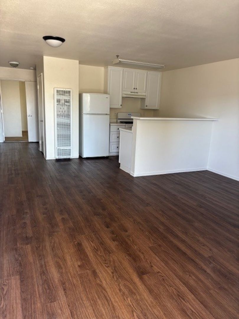 Lompoc Apartment: 200-314 West North Ave