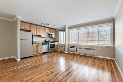 Conveniently Located One Bedroom Condo – photo 1