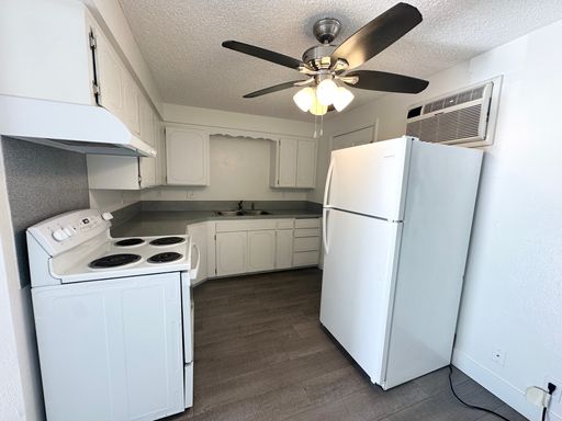 Nice quiet Single floor apartment with charm to call home available now! – photo 1