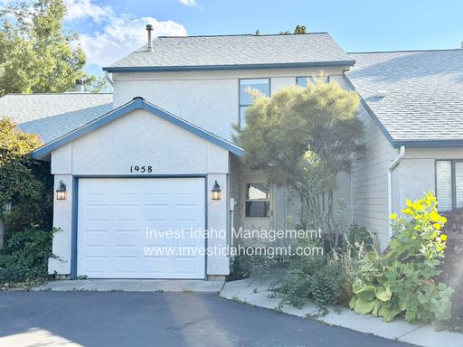 Southeast Boise Townhome for Rent! Minutes from Downtown, Greenbelt & BSU! – photo 1