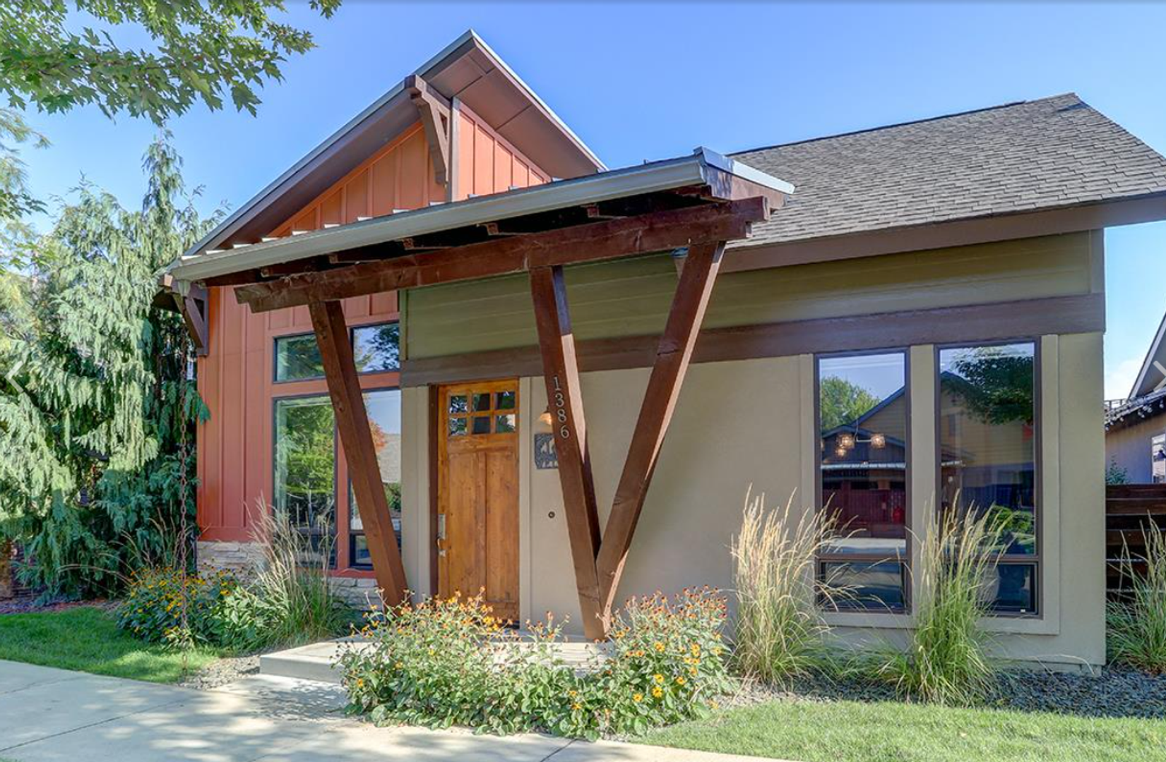 Eagle House: 1386 E Lone Shore Dr