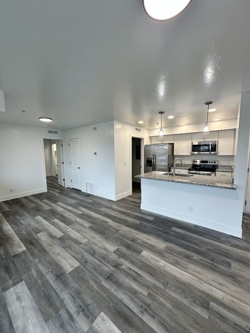 Boise Apartment: 1521 South Clear Creek Dr