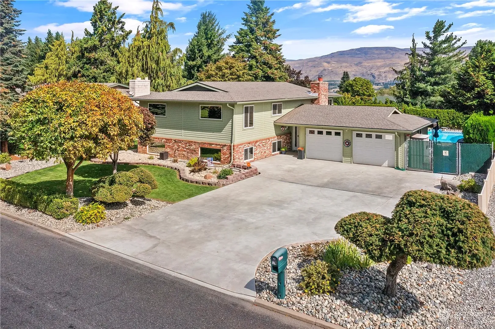 Wenatchee House: 1622 Horselake Rd