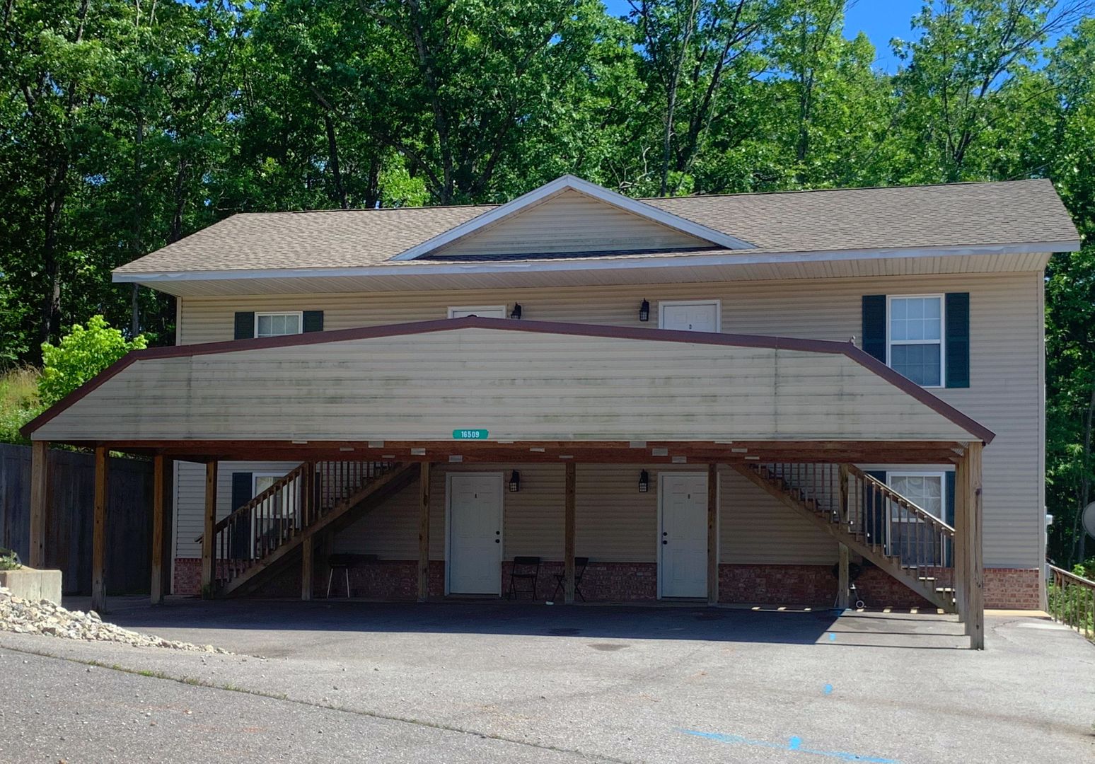 St. Robert Apartment: 16509 Hunters Ridge Lane