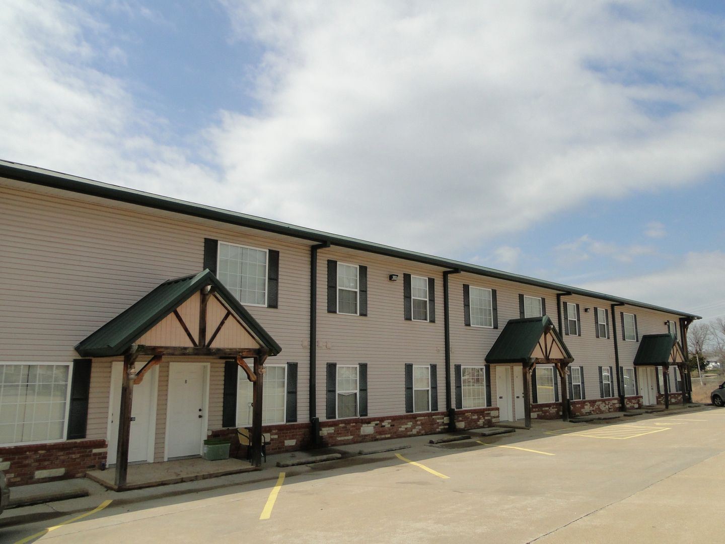 St. Robert Apartment: 22187 Hwy Y