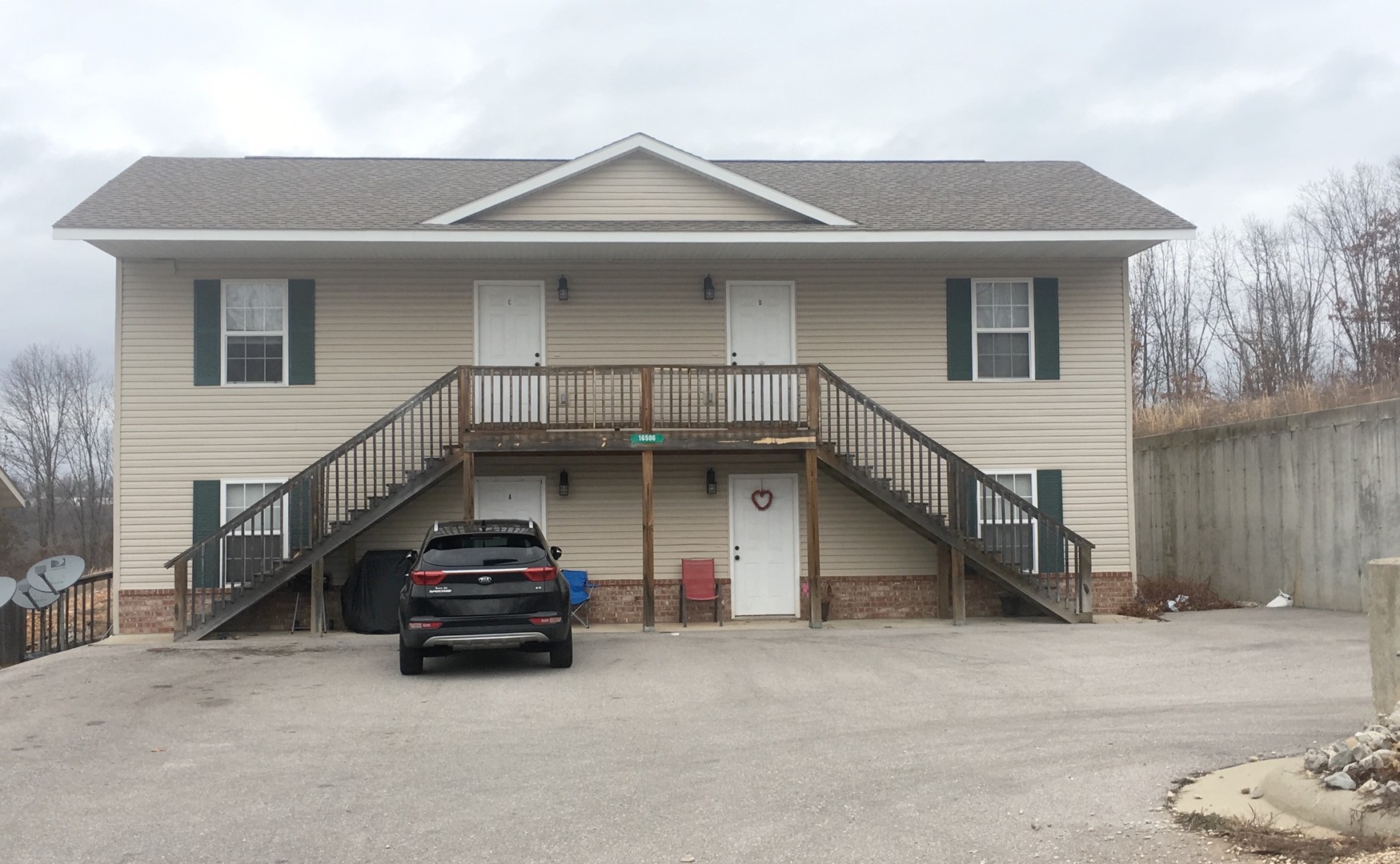 St. Robert Apartment: 16506 Hunters Ridge Rd