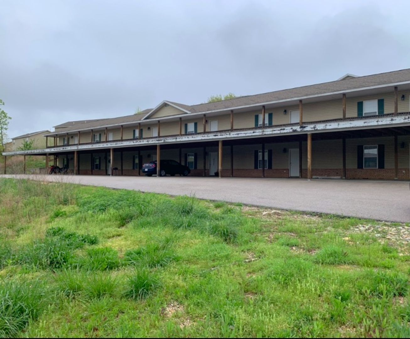 St. Robert Apartment: 16606 Hunters Ridge Rd