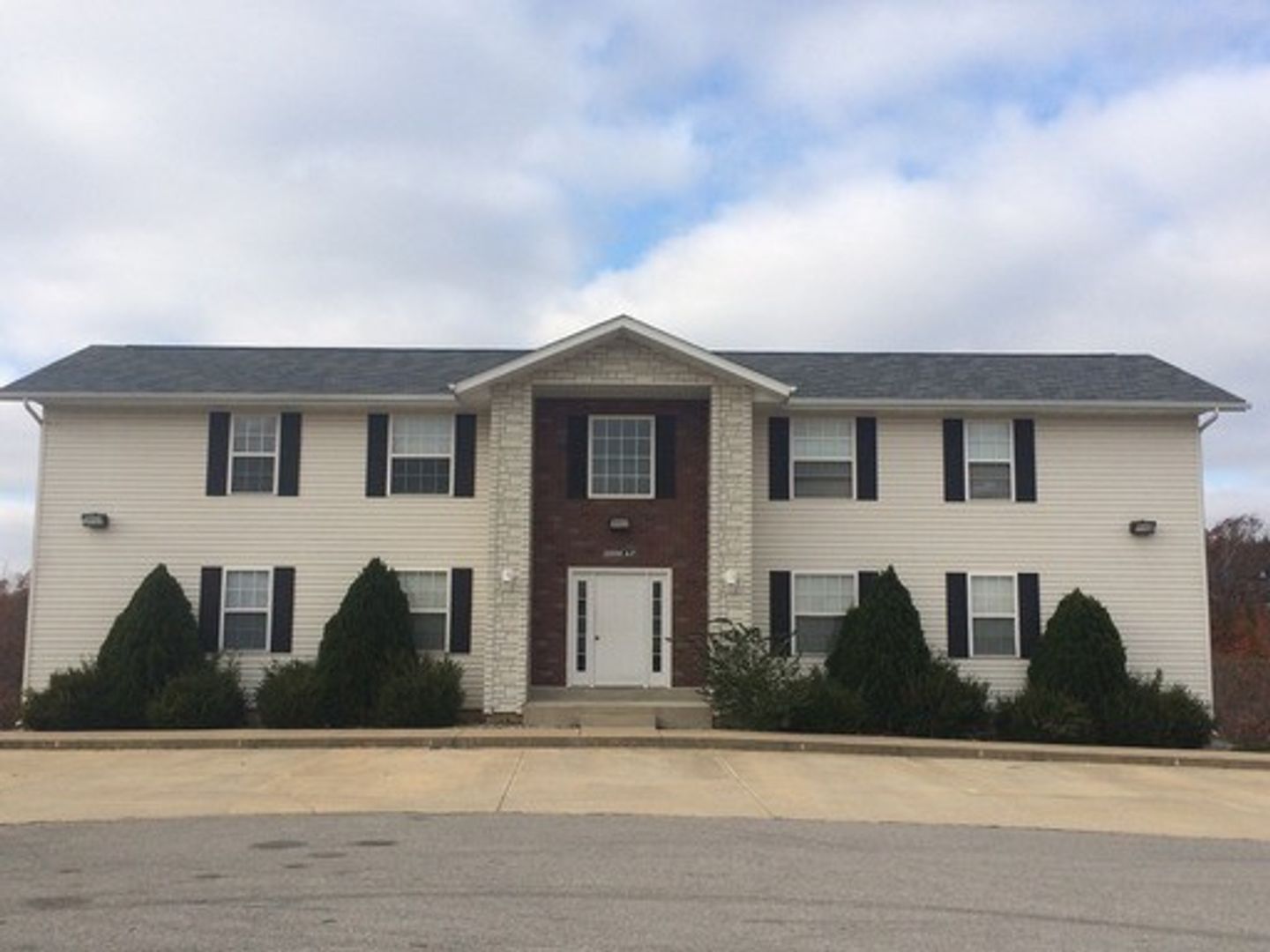 St. Robert Apartment: 22690 Hanley Lane