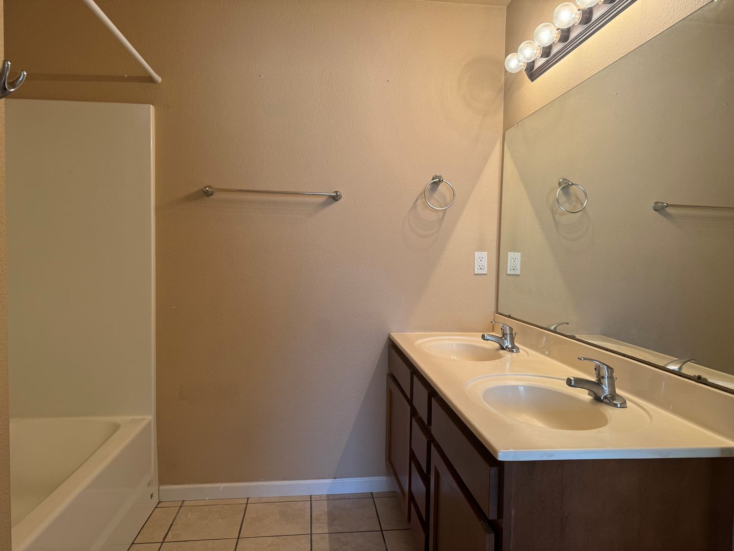 property for rent #4