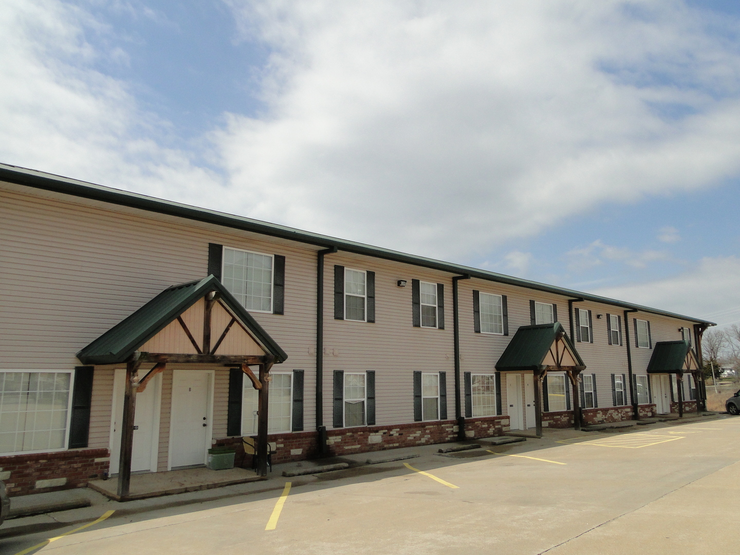 St. Robert Apartment: 22187 Hwy Y