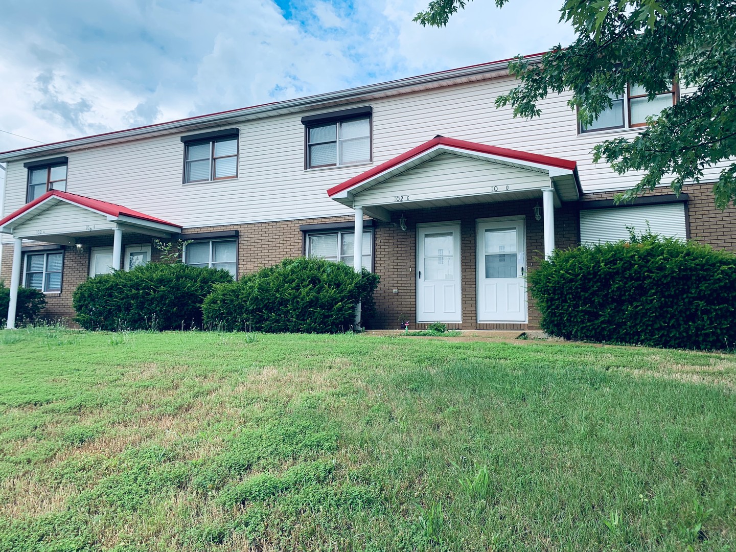 St. Robert Apartment: 102 Country Villa Lane