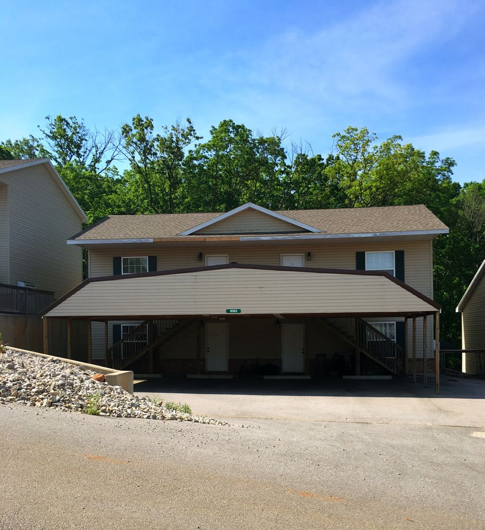 St. Robert Apartment: 16583 Hunters Ridge