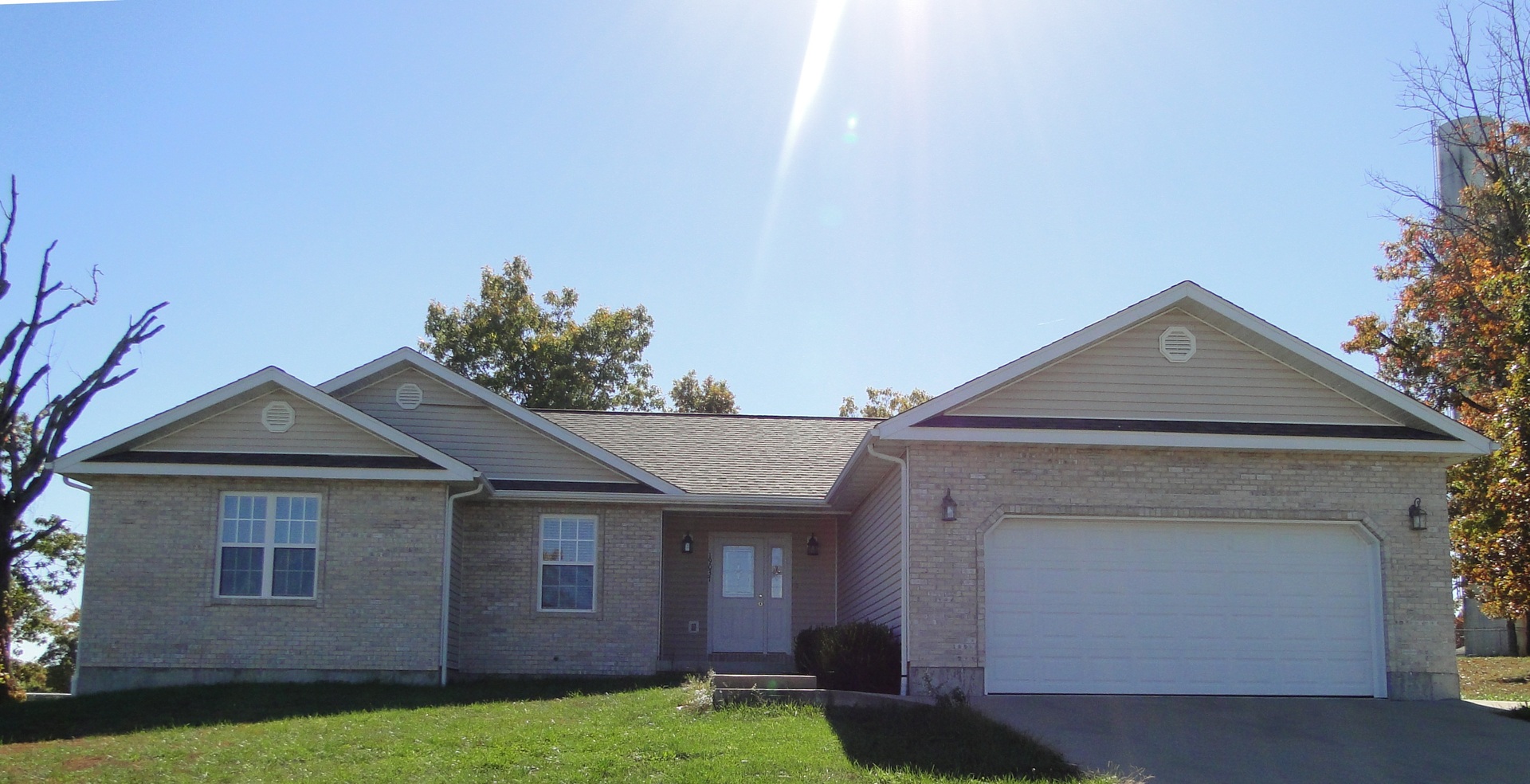 Waynesville House: 19037 Ladera Rd.