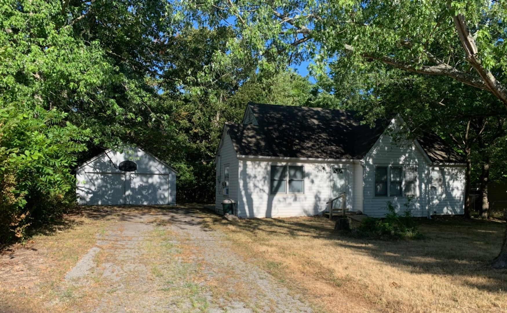 Richland House: 423 N Locust St.