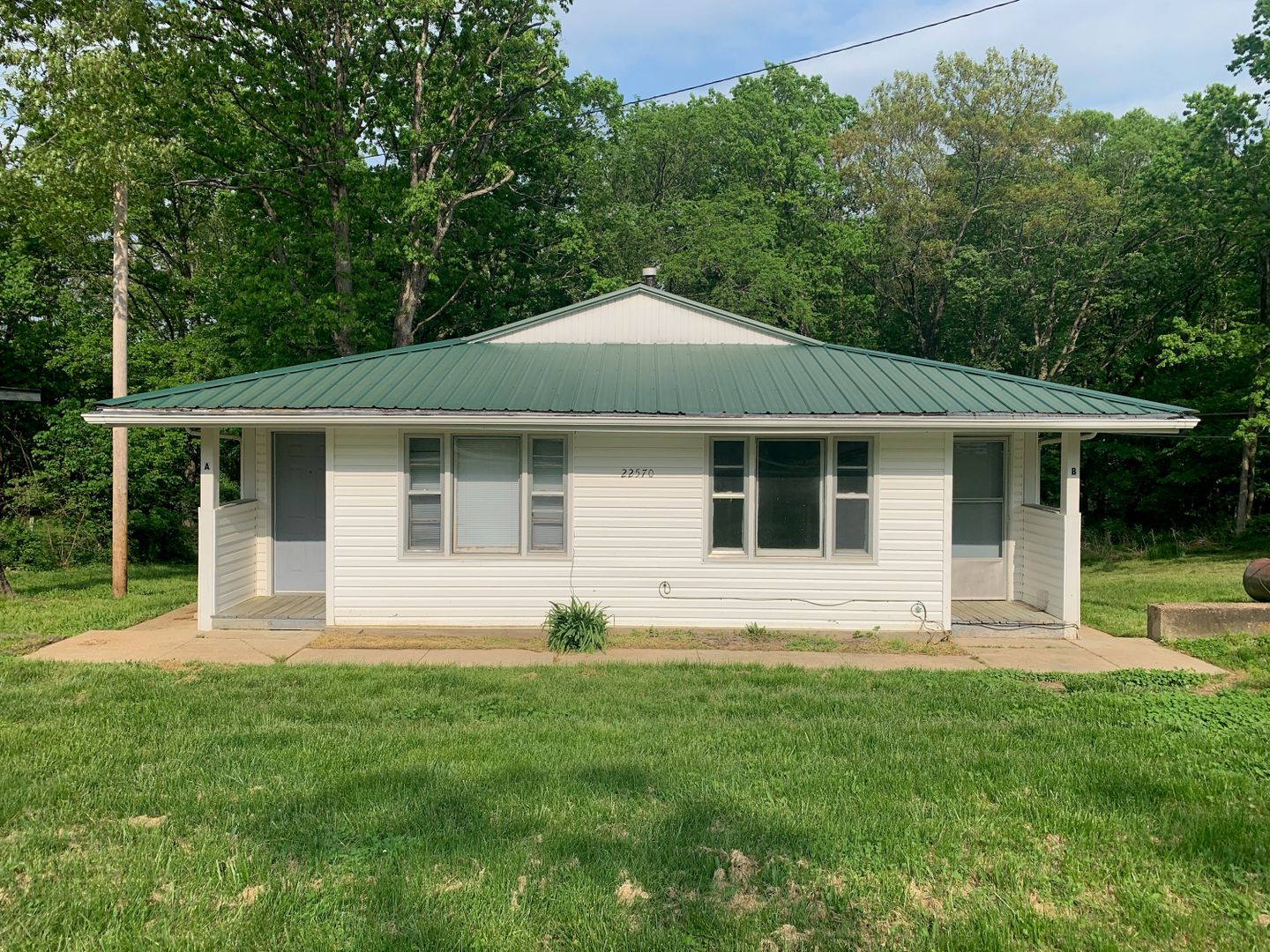 St. Robert Apartment: 22570 Harlan Ln