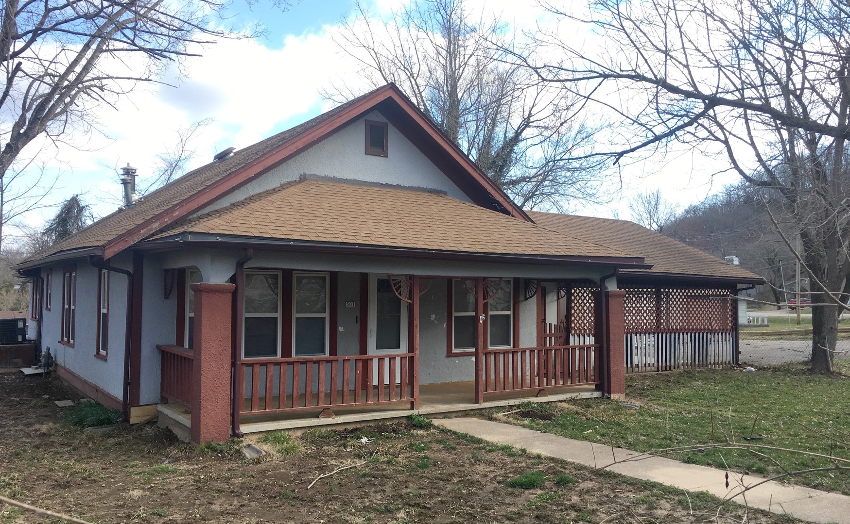 Waynesville House: 501 School St