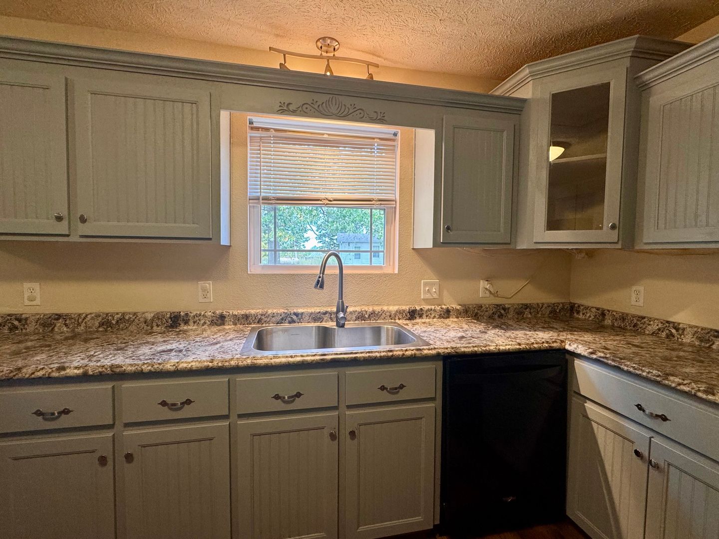 property for rent #7